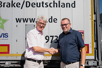 Bürgermeister Michal Kurz, Stadt Brake (Unterweser), und Simeon Breuer, Vorstandsmitglied der L.I.T.-Gruppe