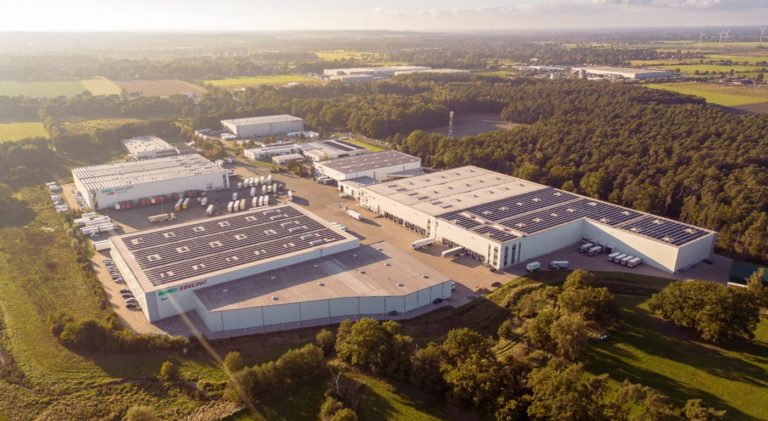 Komplexität mit System steuern: Ebeling steuert Geschäftsbereiche zentral mit WinSped von LIS