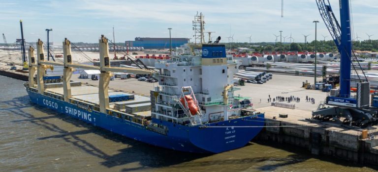 Rhenus und COSCO SHIPPING Specialized Carriers schließen strategische Partnerschaft