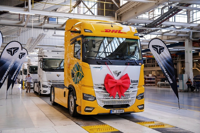 SuperPanther und Deepway: Erste chinesische E-Lkw rollen auf deutschen und niederländischen Straßen 