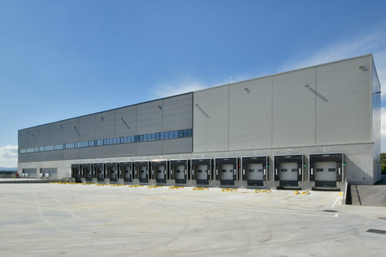 AEW erwirbt vollvermietete Logistikimmobilie mit rund 11.000 m² bei Barcelona